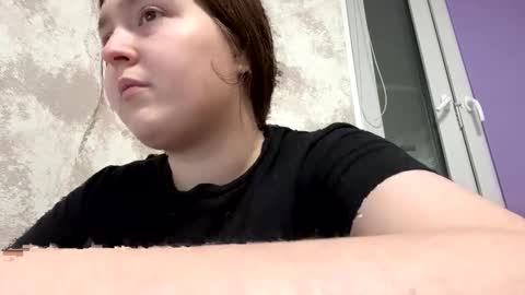 Snapshot of bellahadid8 chatting on December 2025 08:04:01 PM Charming Hamster online show from December 2025 08:04:01 PM