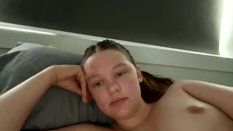 bellalove4 online show from June 2026 07:42:01 PM