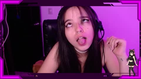 Snapshot of bellamoteluna chatting on October 2025 01:31:01 AM Bella Monteluna online show from October 2025 01:31:01 AM