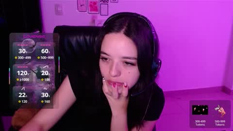 Snapshot of bellamoteluna chatting on October 2025 04:48:01 AM Bella Monteluna online show from October 2025 04:48:01 AM