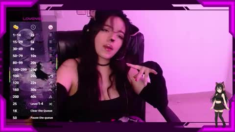 Snapshot of bellamoteluna chatting on October 2025 03:35:02 PM Bella Monteluna online show from October 2025 03:35:02 PM