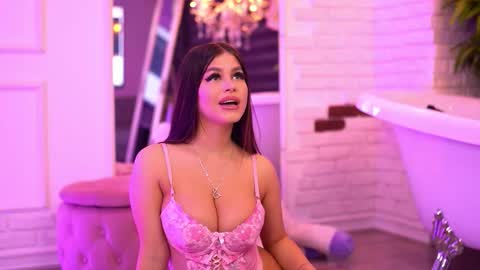 Bella online show from September 2025 05:46:02 PM