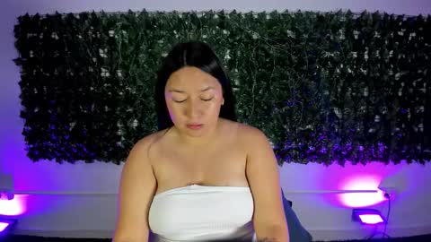 BellaRoux online show from March 2026 12:23:02 PM