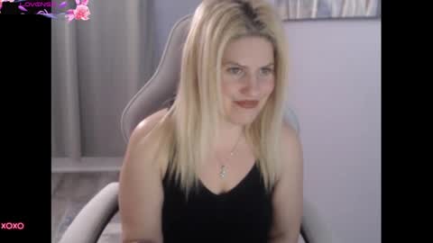 Snapshot of bellastar84 chatting on September 2025 12:21:02 PM Starr40 online show from September 2025 12:21:02 PM