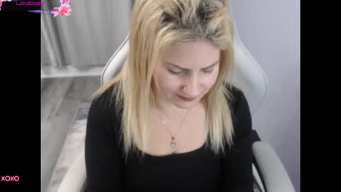 Snapshot of bellastar84 chatting on October 2025 12:41:02 PM Starr40 online show from October 2025 12:41:02 PM