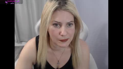 Snapshot of bellastar84 chatting on October 2025 11:07:01 AM Starr40 online show from October 2025 11:07:01 AM