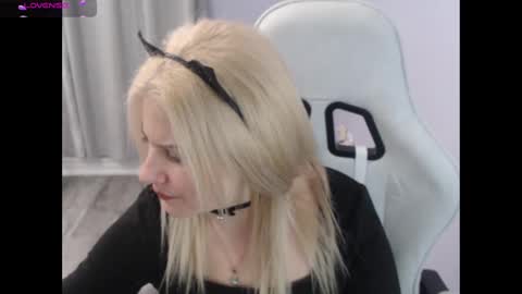 Snapshot of bellastar84 chatting on October 2025 01:03:02 PM Starr40 online show from October 2025 01:03:02 PM