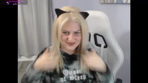 Snapshot of bellastar84 chatting on October 2025 01:08:02 AM Starr40 online show from October 2025 01:08:02 AM