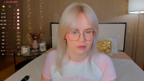 Bella online show from November 2025 12:57:01 AM