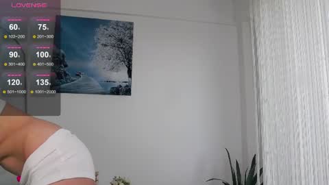 Snapshot of belle_blondy chatting on June 2026 10:16:02 AM belle_blondy online show from June 2026 10:16:02 AM
