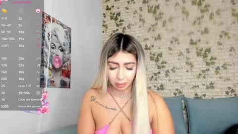 Snapshot of belle_hallle chatting on December 2024 05:44:01 PM LucyJelly online show from December 2024 05:44:01 PM