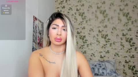 Snapshot of belle_hallle chatting on January 2025 04:59:02 PM LucyJelly online show from January 2025 04:59:02 PM