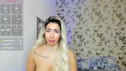 Snapshot of belle_hallle chatting on March 2025 11:27:02 PM LucyJelly online show from March 2025 11:27:02 PM