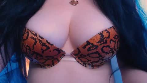 Hello I am kind friendly and cute girl online show from January 2025 12:18:01 PM