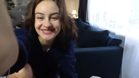 Snapshot of bellewild757 chatting on October 2025 04:53:02 AM BelleWild online show from October 2025 04:53:02 AM