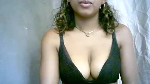 Snapshot of bellibellah chatting on March 2026 07:27:02 AM BelliBellah online show from March 2026 07:27:02 AM