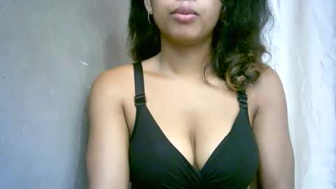 Snapshot of bellibellah chatting on March 2026 07:25:02 AM BelliBellah online show from March 2026 07:25:02 AM