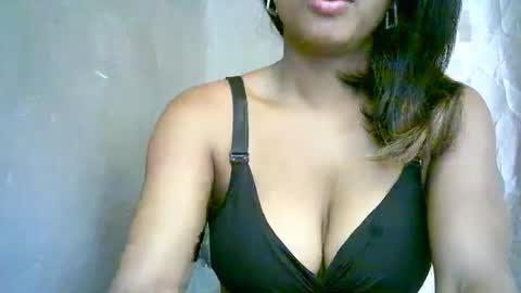 Snapshot of bellibellah chatting on March 2026 06:13:01 AM BelliBellah online show from March 2026 06:13:01 AM