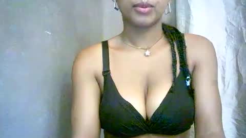 Snapshot of bellibellah chatting on April 2026 01:52:02 PM BelliBellah online show from April 2026 01:52:02 PM