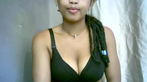 Snapshot of bellibellah chatting on April 2026 06:22:02 AM BelliBellah online show from April 2026 06:22:02 AM