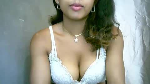 Snapshot of bellibellah chatting on April 2026 07:45:01 AM BelliBellah online show from April 2026 07:45:01 AM