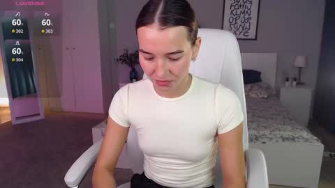 Bella online show from October 2025 01:15:01 AM