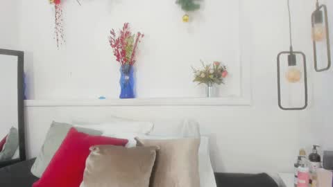 Snapshot of bellota_flak chatting on December 2024 09:22:02 PM Bellota Flak online show from December 2024 09:22:02 PM