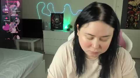 LinaBoo online show from August 2026 10:57:02 AM