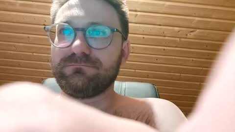 Snapshot of ben00189 chatting on January 2025 10:40:01 PM ben00189 online show from January 2025 10:40:01 PM