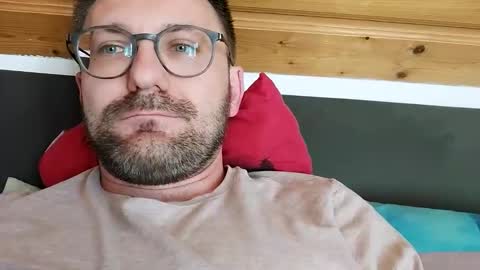 Snapshot of ben00189 chatting on September 2025 02:05:02 PM ben00189 online show from September 2025 02:05:02 PM