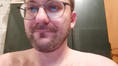 Snapshot of ben00189 chatting on October 2025 06:43:01 PM ben00189 online show from October 2025 06:43:01 PM