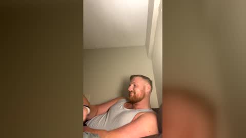 Snapshot of ben_dover10 chatting on March 2026 05:44:02 AM Ben online show from March 2026 05:44:02 AM