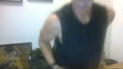 Snapshot of benedett22 chatting on May 2026 05:33:01 PM benedett22 online show from May 2026 05:33:01 PM