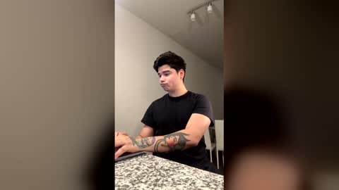 benisback11b online show from April 2026 04:04:01 AM