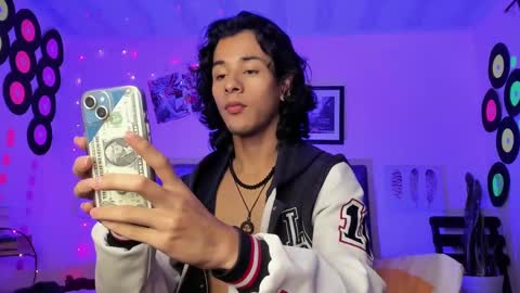 benjamin_fiore online show from February 2025 09:32:02 AM