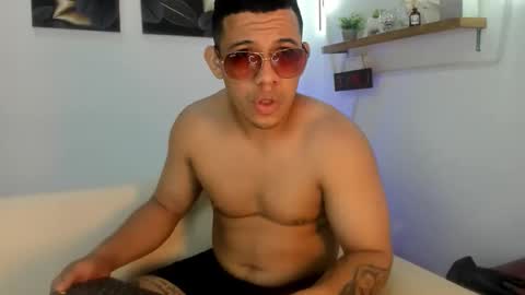 Snapshot of benjamin_lich chatting on March 2026 05:44:01 AM benjamin_lich online show from March 2026 05:44:01 AM