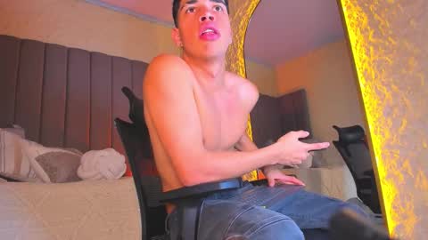 BENJAMIN online show from December 2025 04:20:02 AM