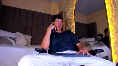 BENJAMIN online show from December 2025 02:09:02 AM