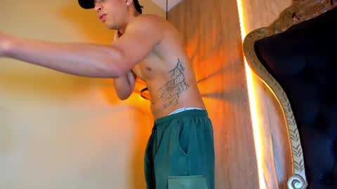 Snapshot of benjamin_more chatting on August 2026 10:34:02 PM BENJAMIN online show from August 2026 10:34:02 PM