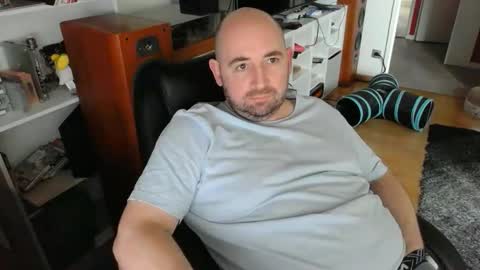 Snapshot of bennn54 chatting on December 2025 10:33:01 AM Ben online show from December 2025 10:33:01 AM