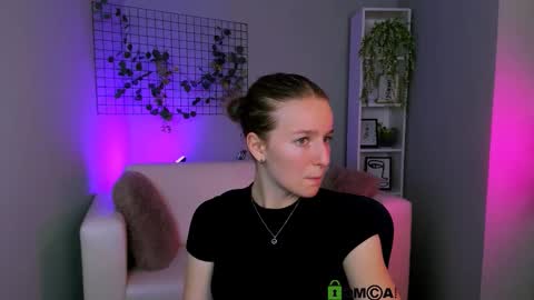 Snapshot of benny_duglas chatting on September 2025 12:19:01 PM Benny online show from September 2025 12:19:01 PM