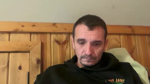 Snapshot of bennymn chatting on April 2026 04:39:01 PM benny and innocentvixon online show from April 2026 04:39:01 PM