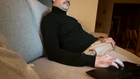 Snapshot of benoitgmx12 chatting on November 2025 08:27:02 PM benoitgmx12 online show from November 2025 08:27:02 PM