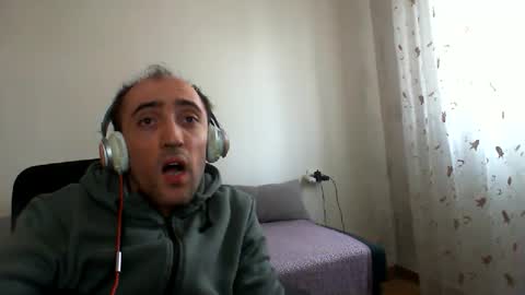 Snapshot of bentish chatting on February 2026 08:55:01 AM bentish online show from February 2026 08:55:01 AM