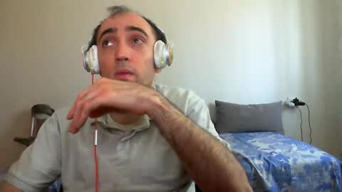Snapshot of bentish chatting on April 2026 06:09:02 AM bentish online show from April 2026 06:09:02 AM