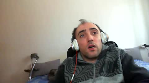 Snapshot of bentish chatting on May 2026 07:35:01 AM bentish online show from May 2026 07:35:01 AM