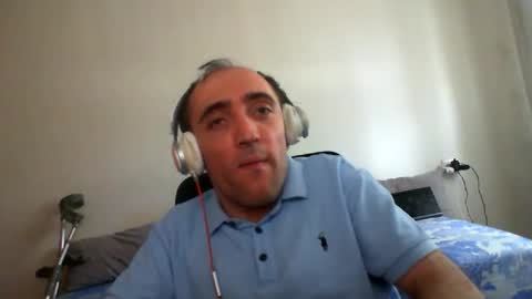 Snapshot of bentish chatting on May 2026 12:15:01 PM bentish online show from May 2026 12:15:01 PM
