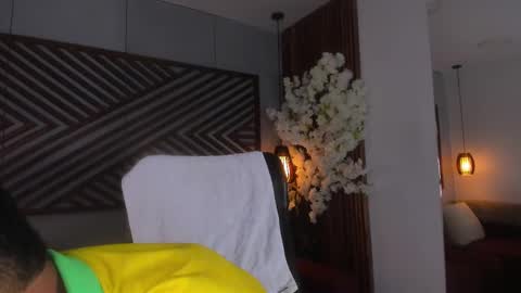 bento_fox online show from October 2025 03:05:02 AM