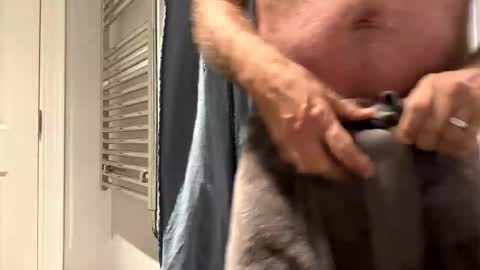 Snapshot of benz10001 chatting on January 2026 12:18:01 PM benz10001 online show from January 2026 12:18:01 PM