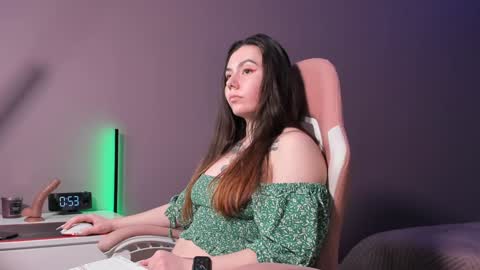 Snapshot of beriesniks chatting on December 2024 05:51:02 PM BeriesNiks online show from December 2024 05:51:02 PM